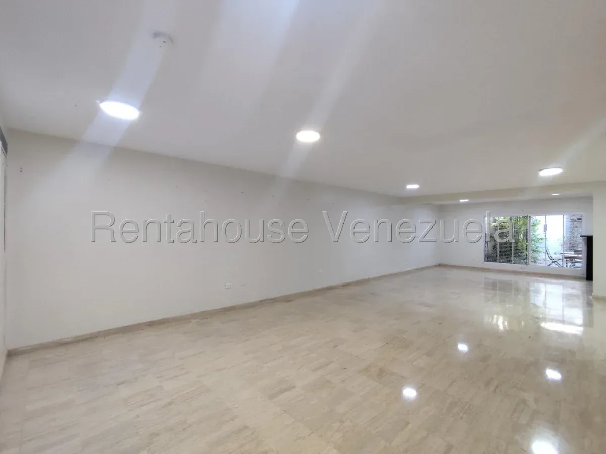 Amplia Casa En Venta En Tierra Negra  - 7