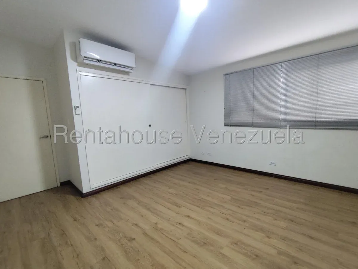 Amplia Casa En Venta En Tierra Negra  - 10
