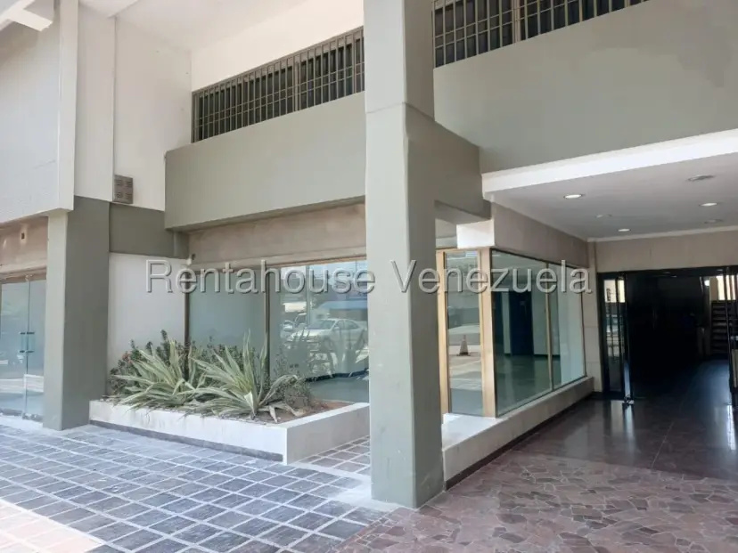 Local Comercial En ALQUILER En 5 de Julio