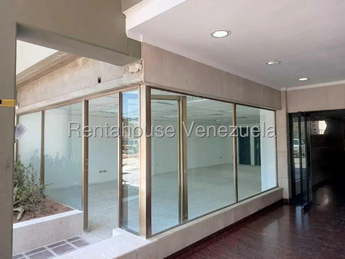Local Comercial En ALQUILER En 5 de Julio  - 9