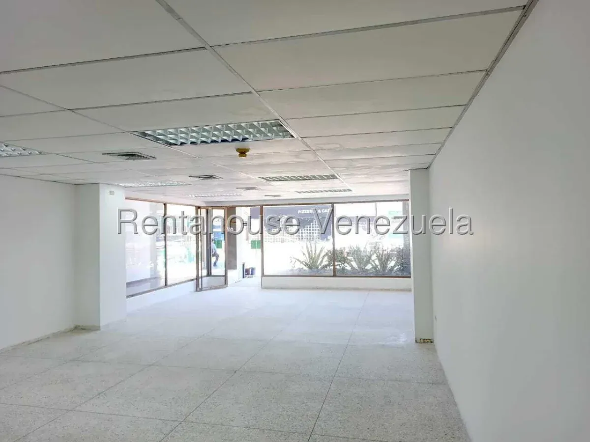 Local Comercial En ALQUILER En 5 de Julio  - 17