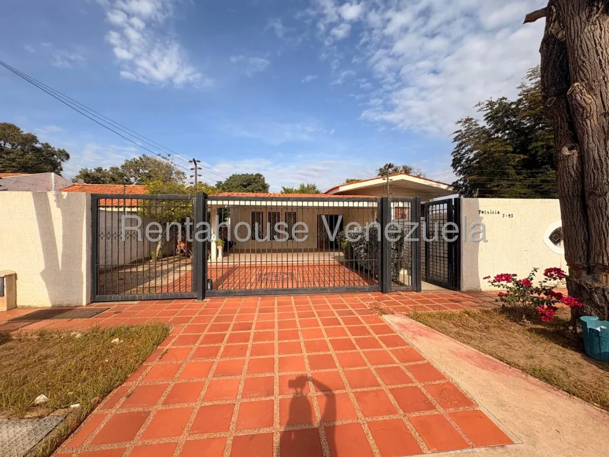 Amplia Casa En VENTA En Irama  - 20