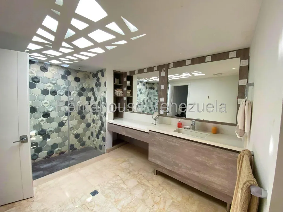 Casa En VENTA En El Sector La Lago, Maracaibo - 16