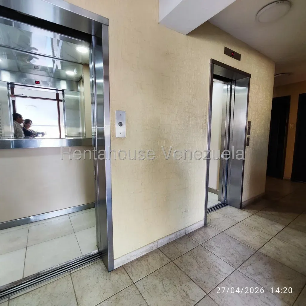Apartamento En VENTA En Paraiso, Maracaibo  - 3