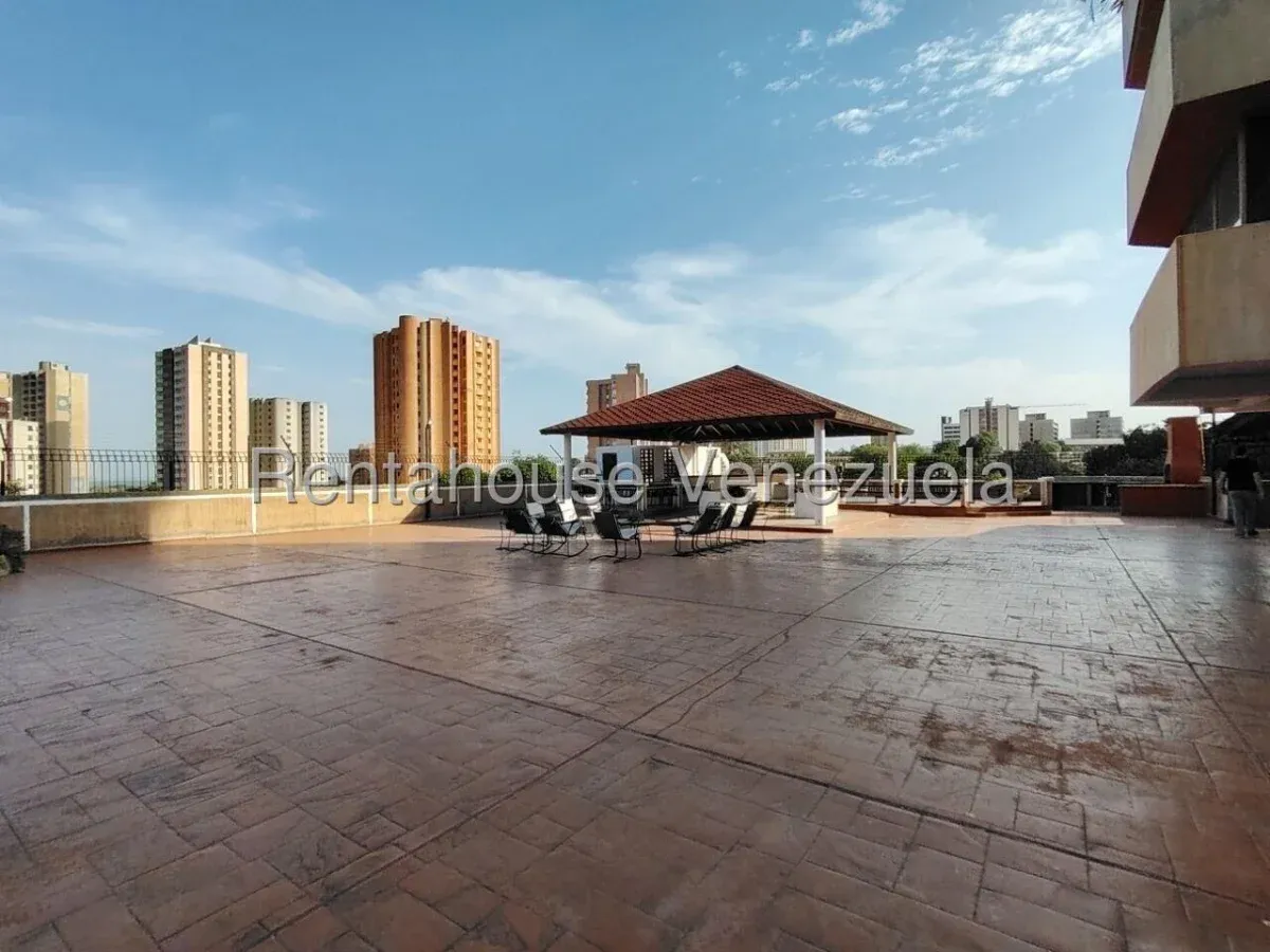 Apartamento En VENTA En La Lago, Maracaibo - 5