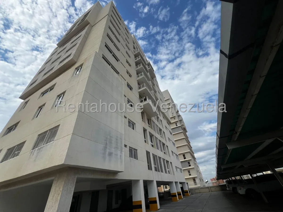 Hermoso Apartamento En VENTA En La Lago - 2