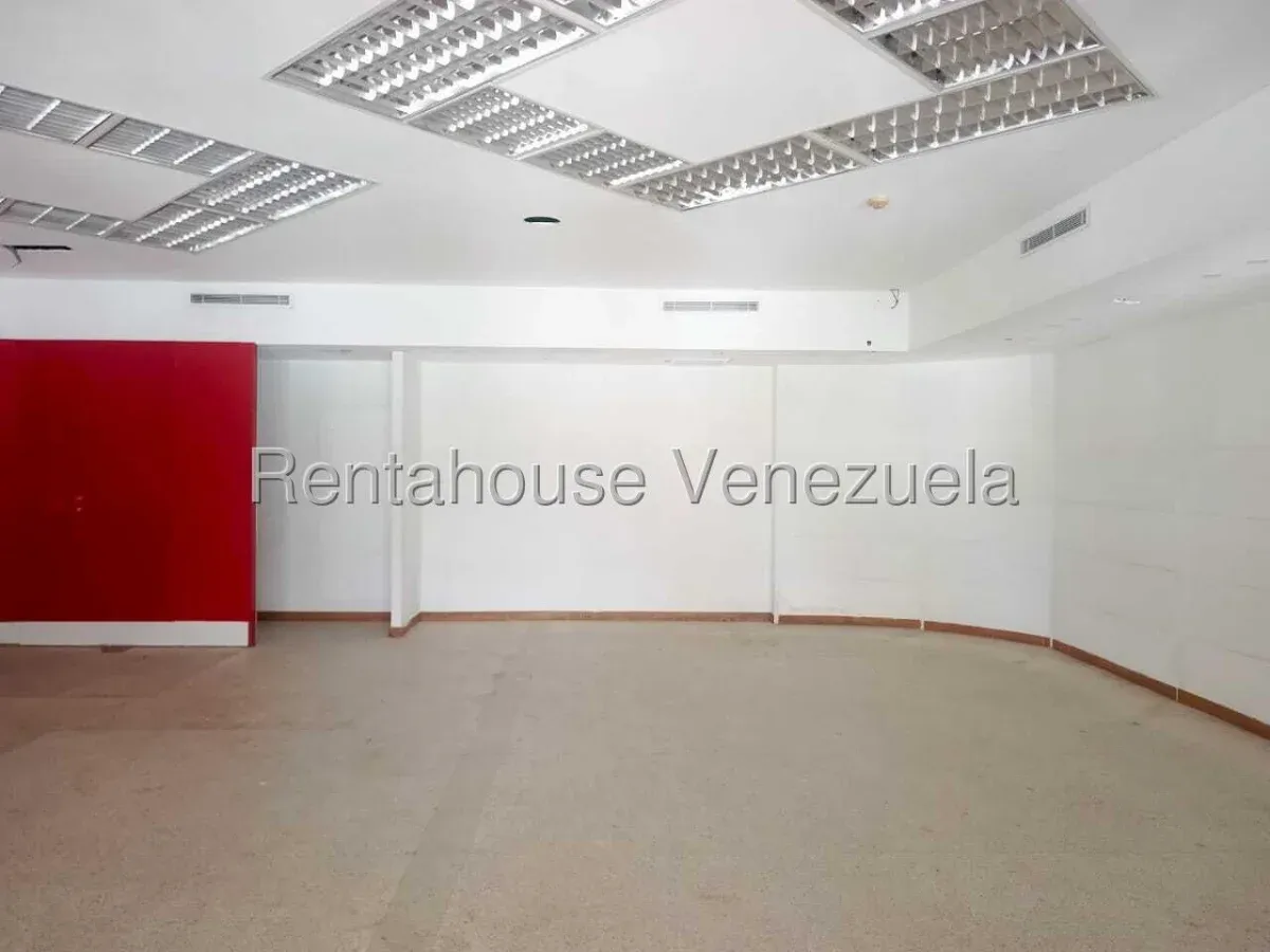Local Comercial En ALQUILER En Av. Delicias Norte - 16