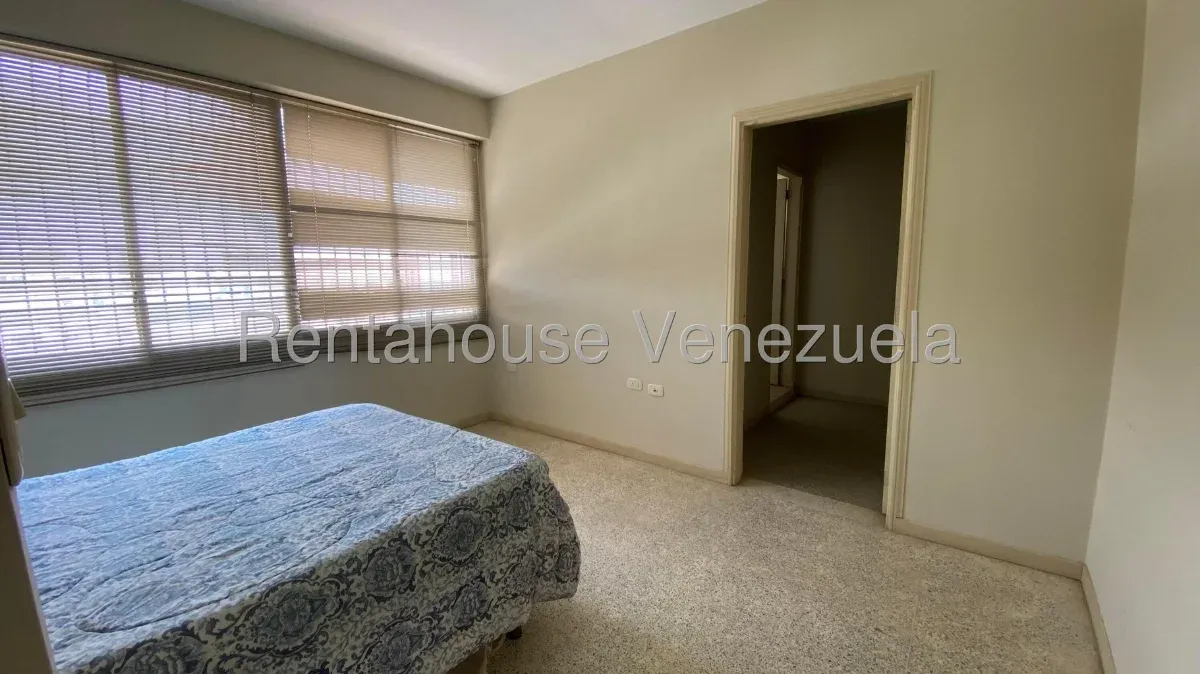 Cómodo Apartamento En Semi Gris En Venta, Sector La Lago   - 7
