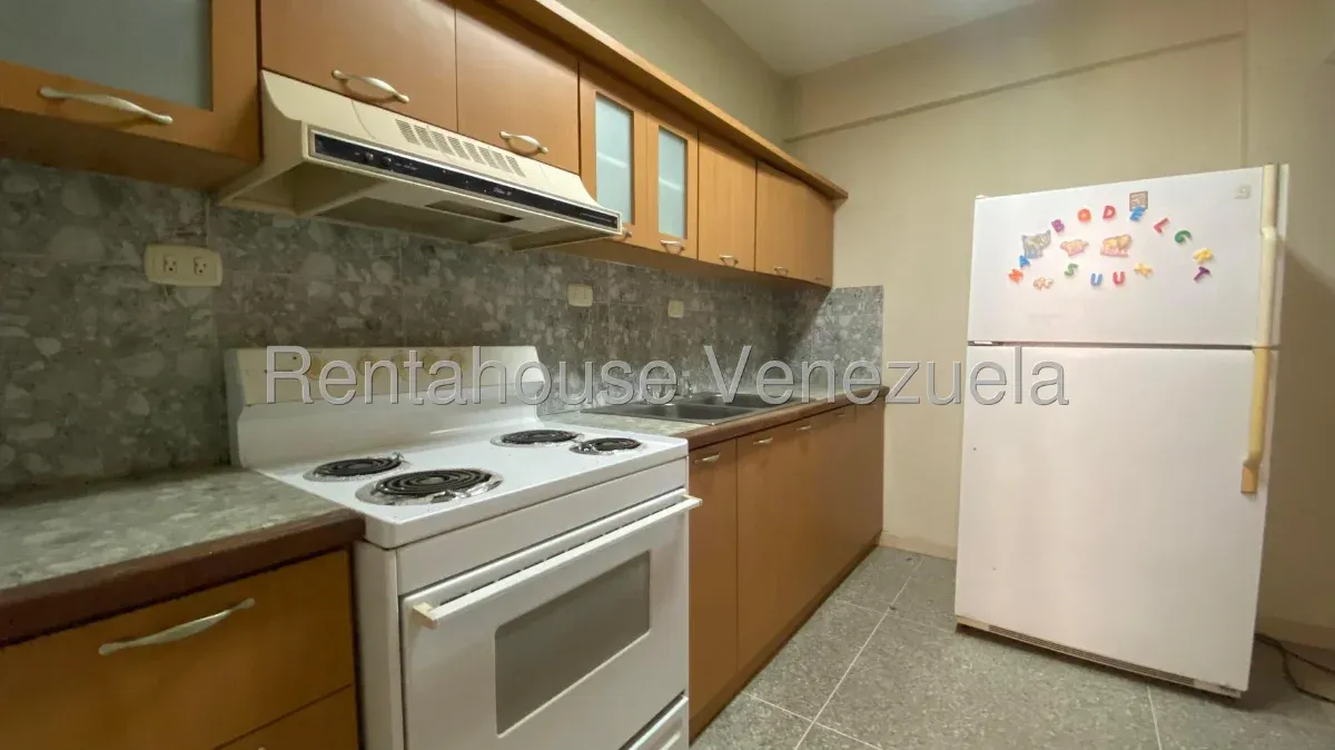 Cómodo Apartamento En Semi Gris En Venta, Sector La Lago   - 9