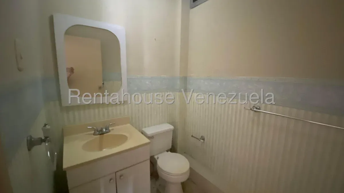 Cómodo Apartamento En Semi Gris En Venta, Sector La Lago   - 10