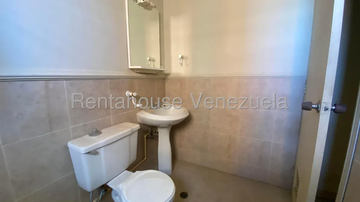 Cómodo Apartamento En Semi Gris En Venta, Sector La Lago   - 11