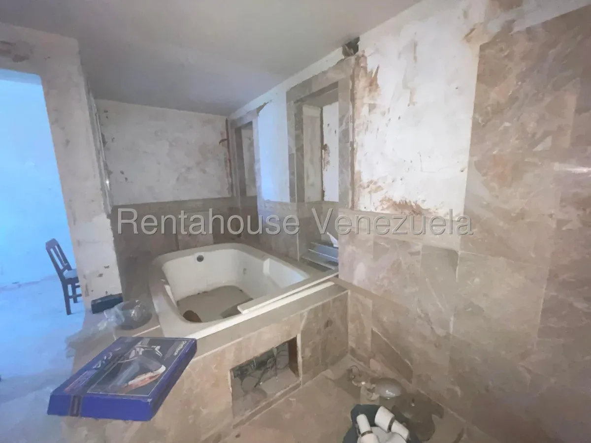 Cómodo Apartamento En Semi Gris En Venta, Sector La Lago   - 17