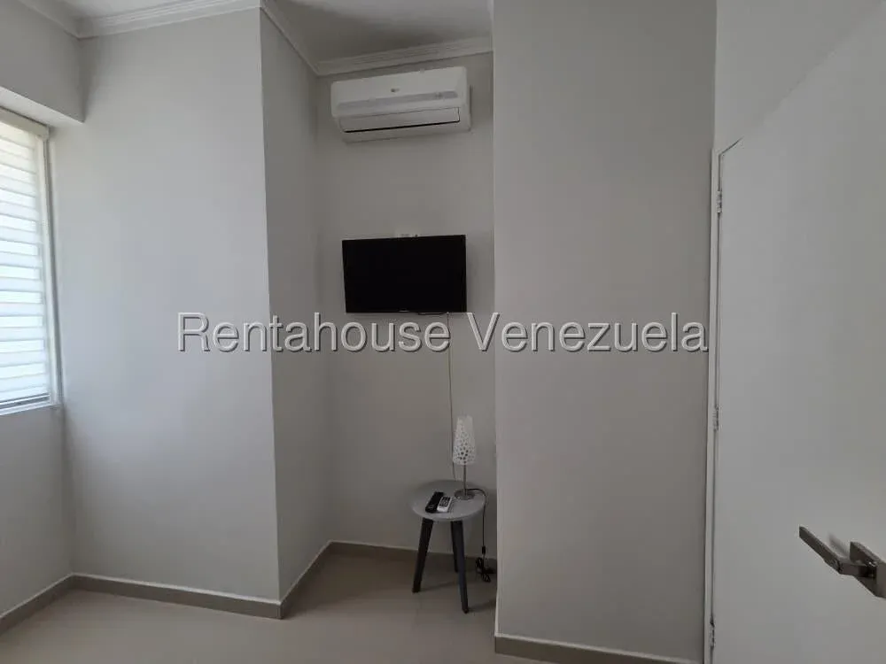 Apartamento Tipo Estudio Totalmente Actualizado En Venta En Valle Frio  - 6