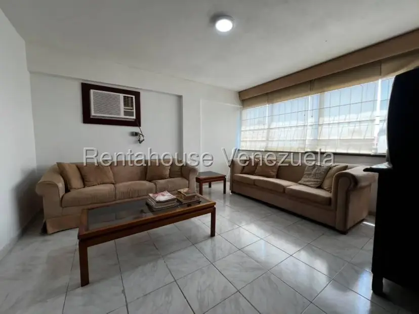 Amplio Apartamento Amoblado en Indio Mara