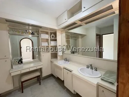 Confortable apartamento de 301 m² en El Milagro con vista al lago - 12