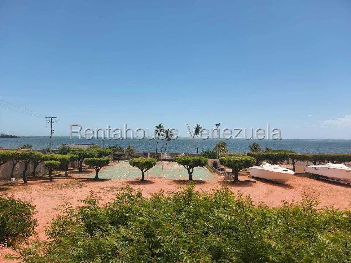 Amplio townhouse en villa de Milagro Norte con vista al lago - 6