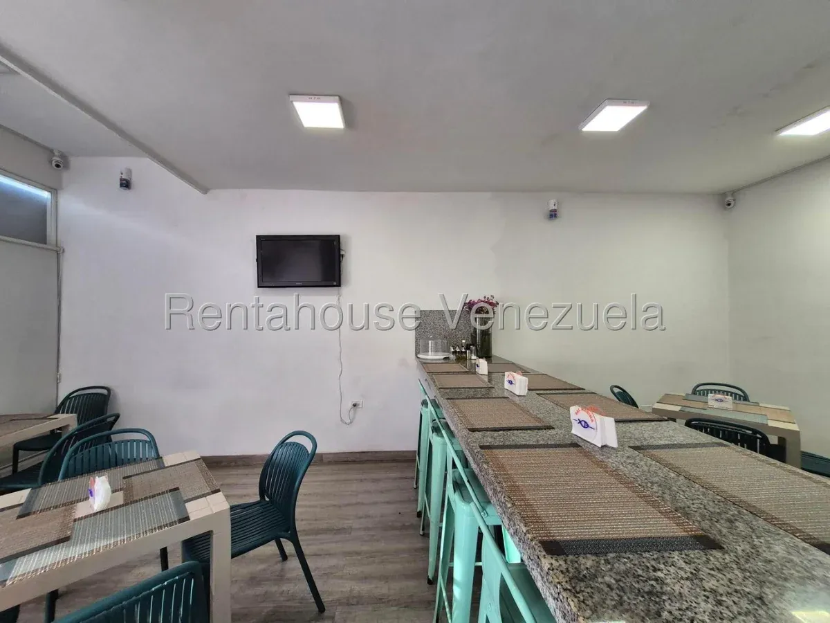 Excelente Local Comercial En ALQUILER En Cecilio Acosta  - 9