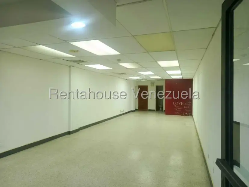Amplio Local Comercial En ALQUILER En Av. Delicias Norte 