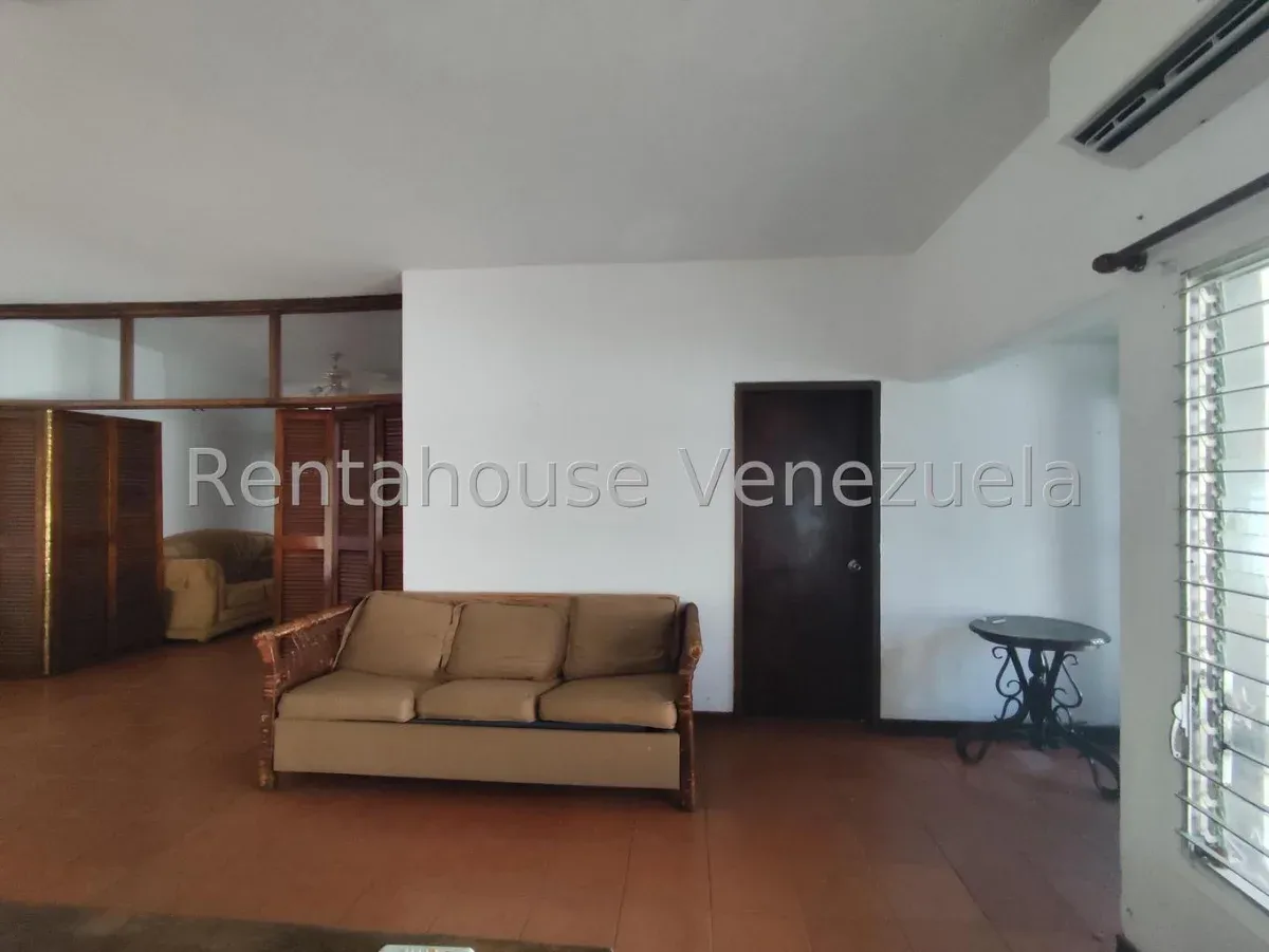 Amplia Casa Comercial En VENTA En Av. Bella Vista  - 5