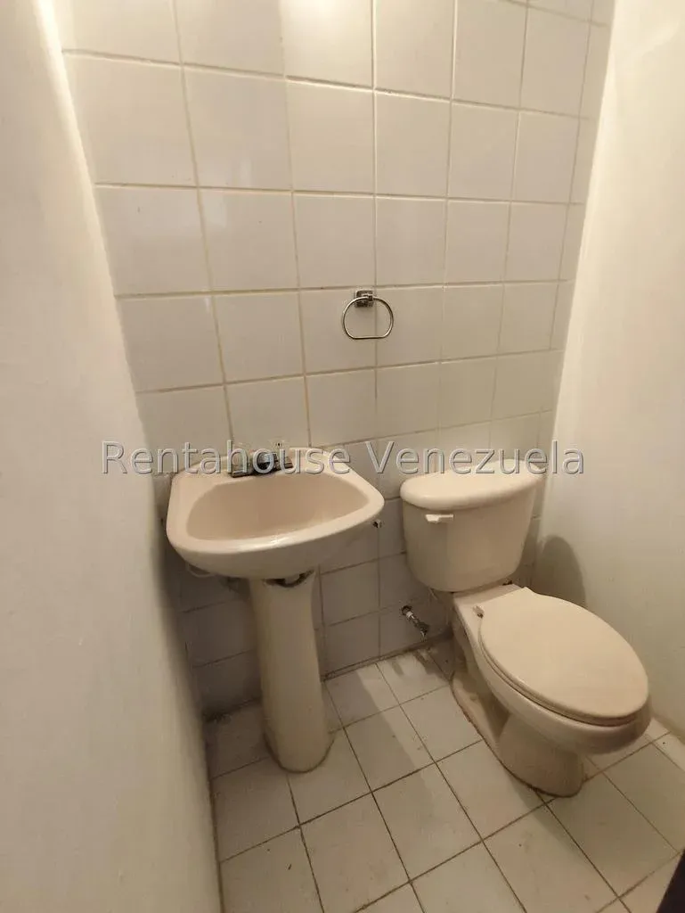 Amplia Casa Comercial En VENTA En Av. Bella Vista  - 9