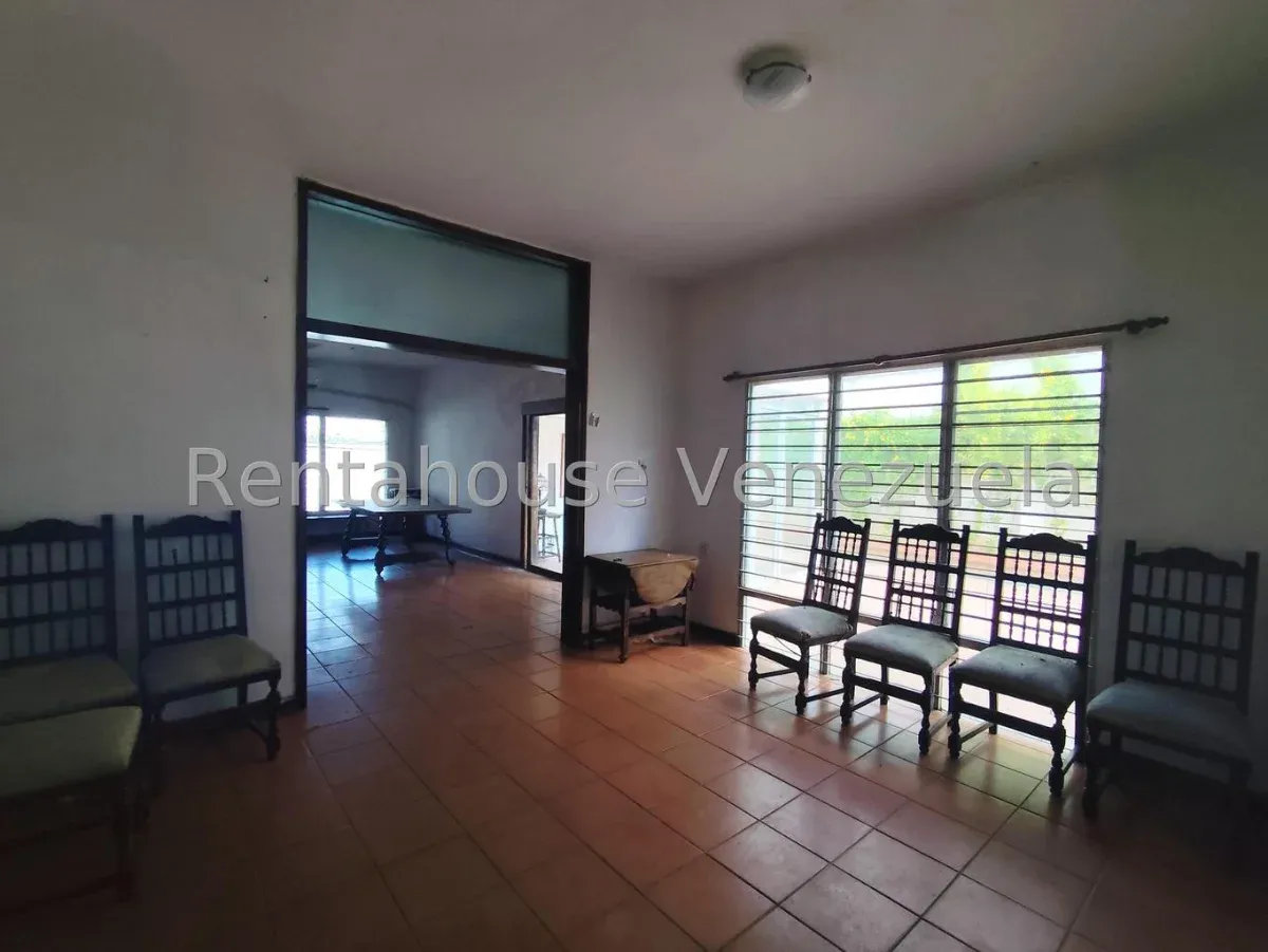 Amplia Casa Comercial En VENTA En Av. Bella Vista  - 13