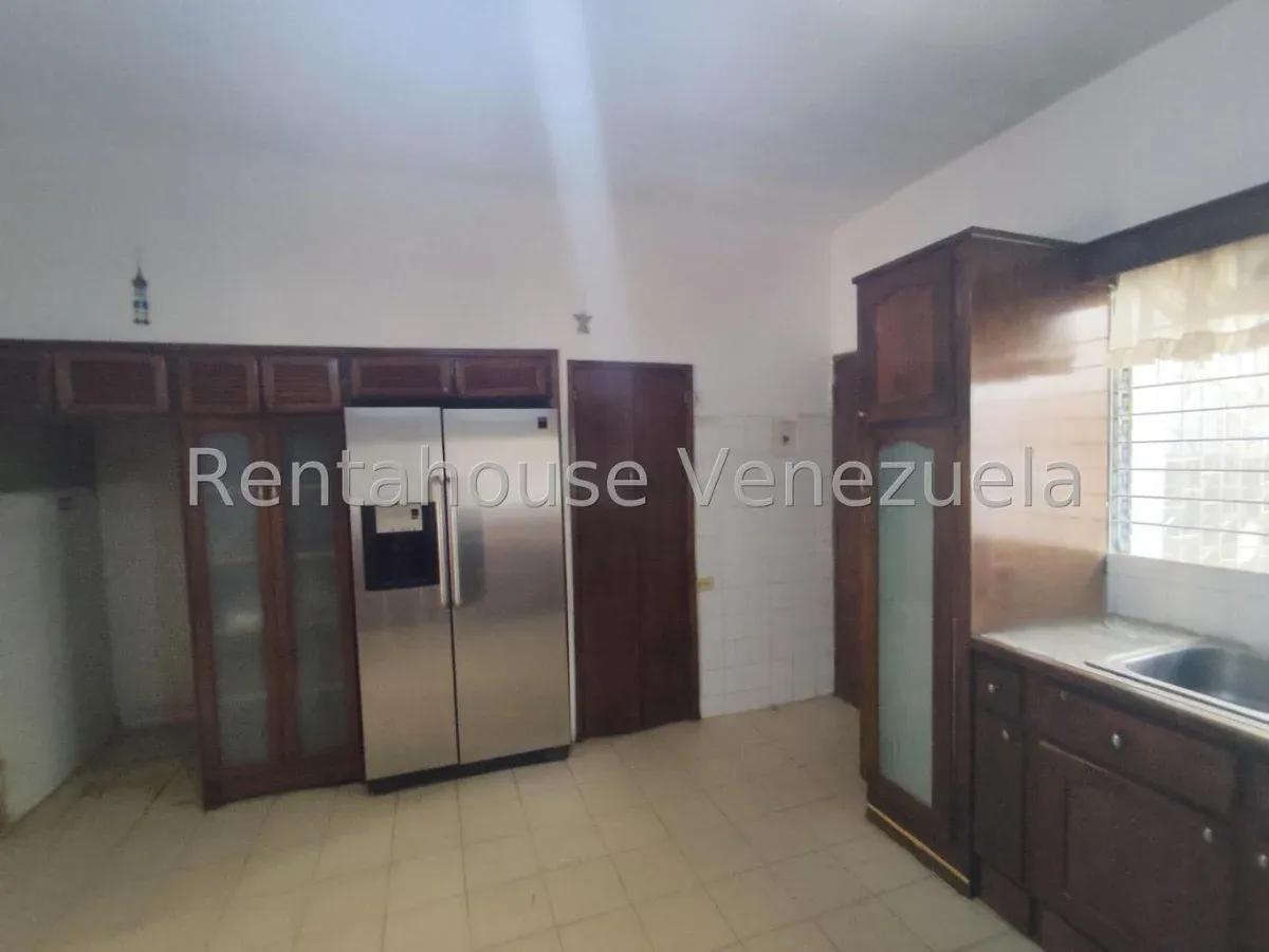 Amplia Casa Comercial En VENTA En Av. Bella Vista  - 15
