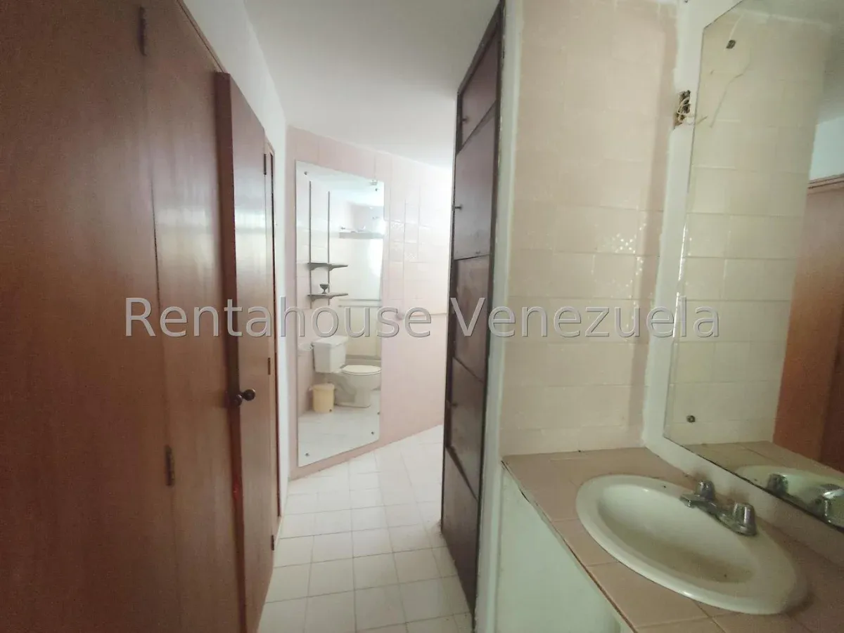 Amplia Casa Comercial En VENTA En Av. Bella Vista  - 20