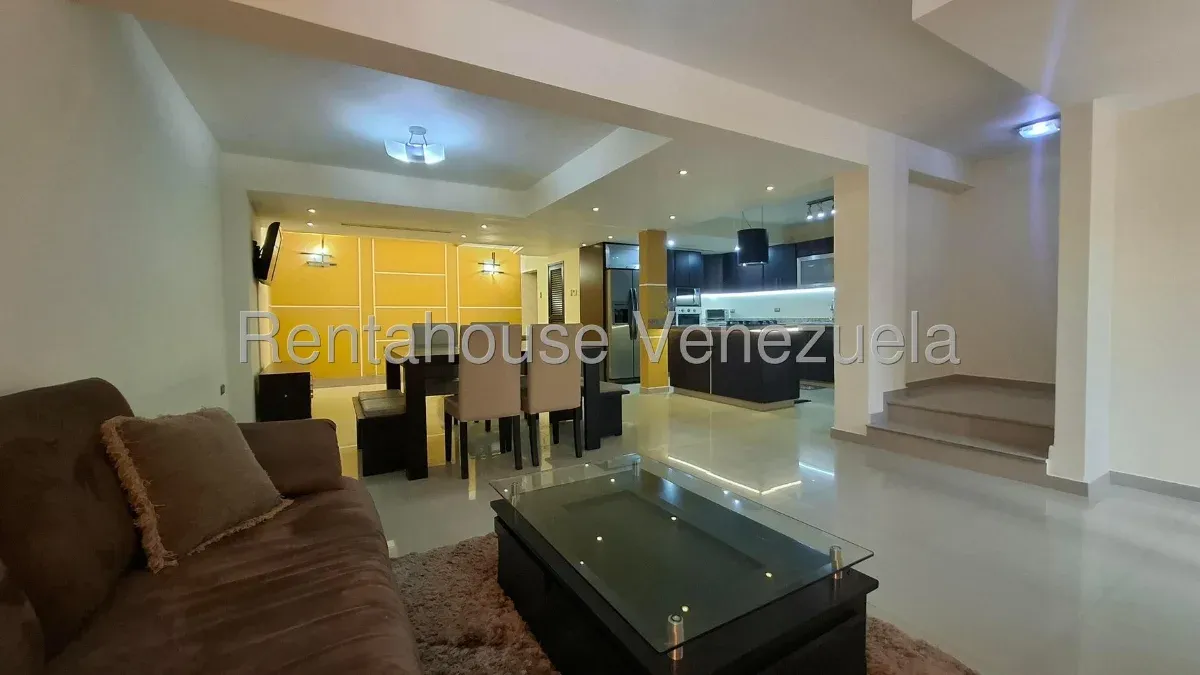 Hermoso Townhouse Actualizado y Amoblado En ALQUILER En Lago Mar Beach - 6
