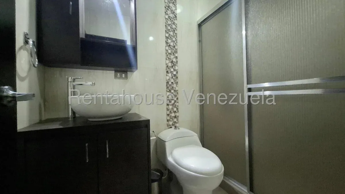 Hermoso Townhouse Actualizado y Amoblado En ALQUILER En Lago Mar Beach - 9