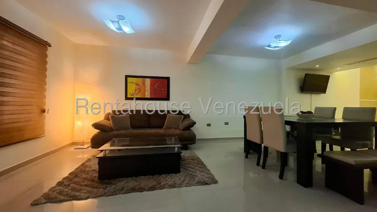 Hermoso Townhouse Actualizado y Amoblado En ALQUILER En Lago Mar Beach - 12