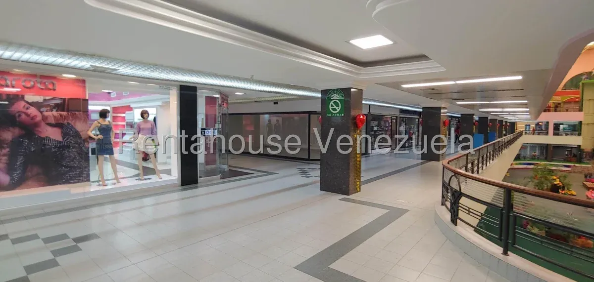 Amplio Local Comercial En VENTA En La Limpia  - 7