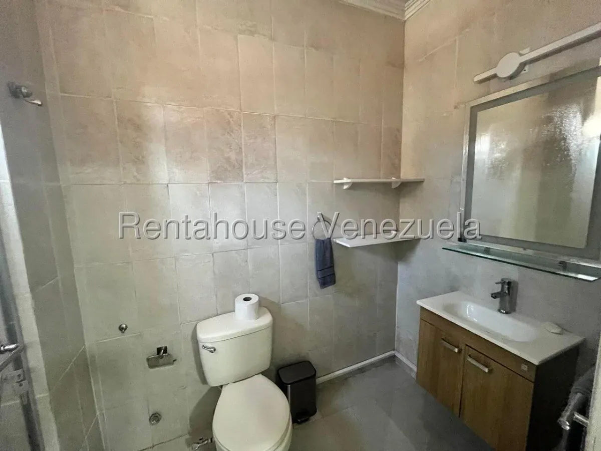 Espectacular Apartamento Totalmente Actualizado En ALQUILER En El Sector La Lago - 7
