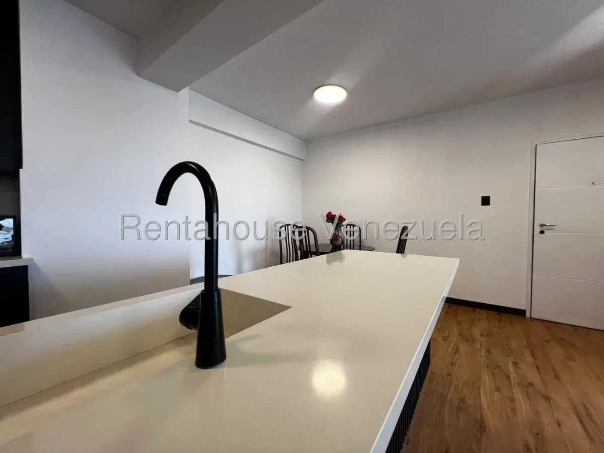 Hermoso Apartamento Con Planta Electrica En La Lago  - 8