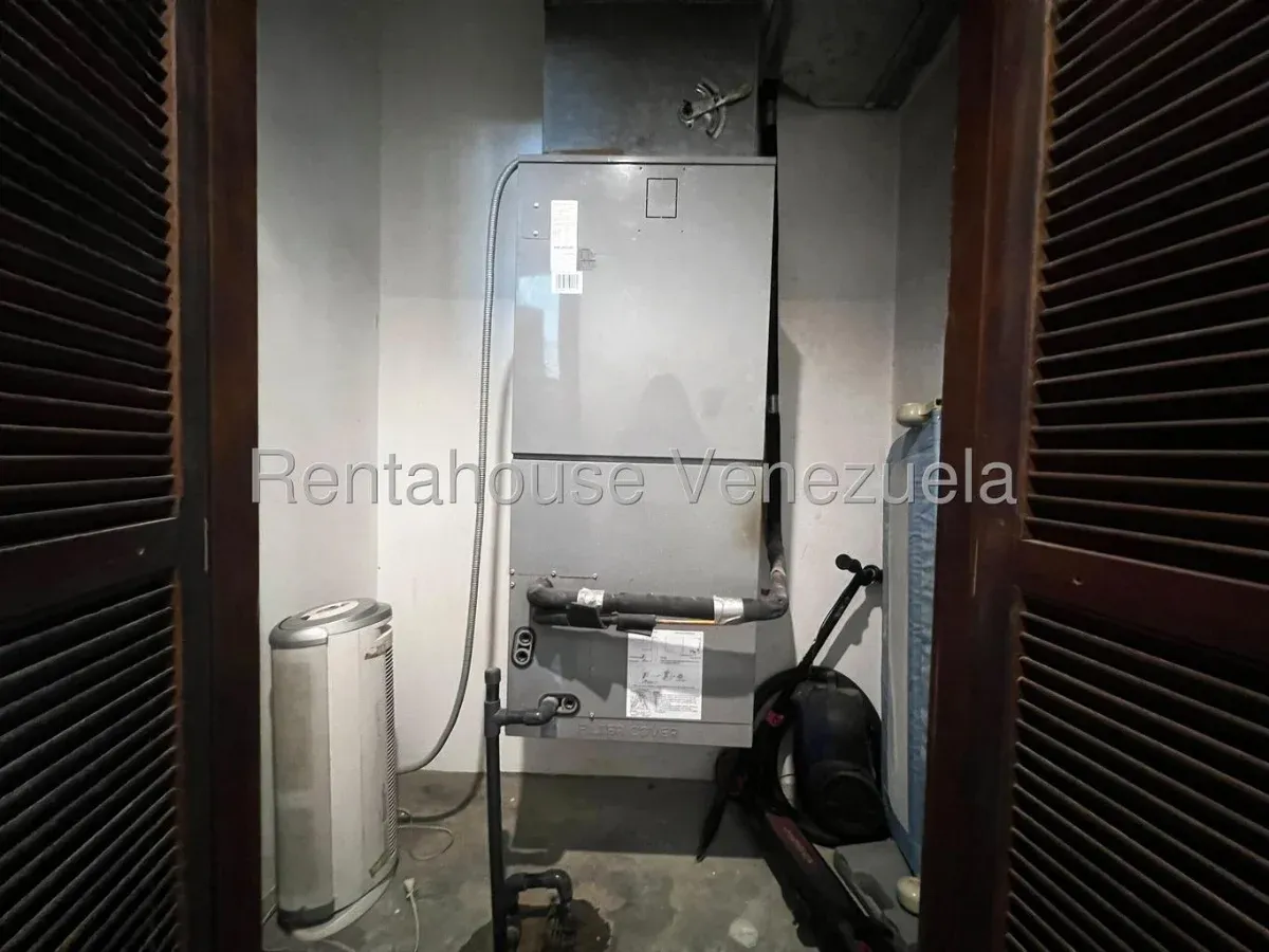 Hermoso Apartamento Con Planta Electrica En La Lago  - 12