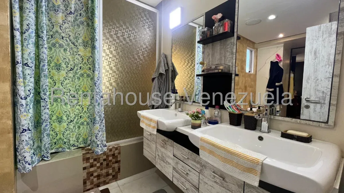 Exclusivo Townhouse de 3 Niveles En ALQUILER En Lago Mar Beach - 10