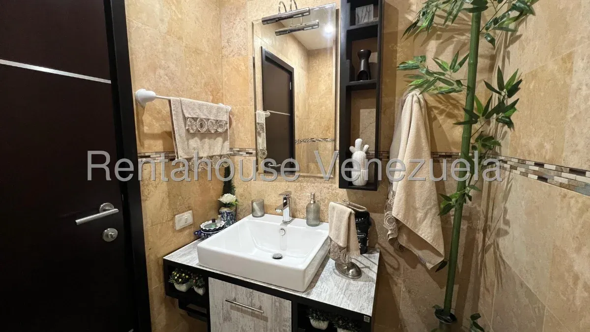Exclusivo Townhouse de 3 Niveles En ALQUILER En Lago Mar Beach - 15