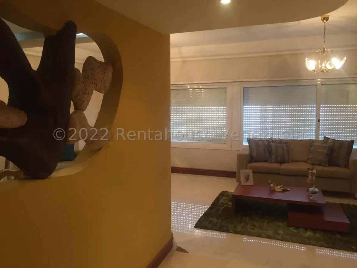 Hermoso Apartamento Con Piscina En VENTA En La Lago  - 2