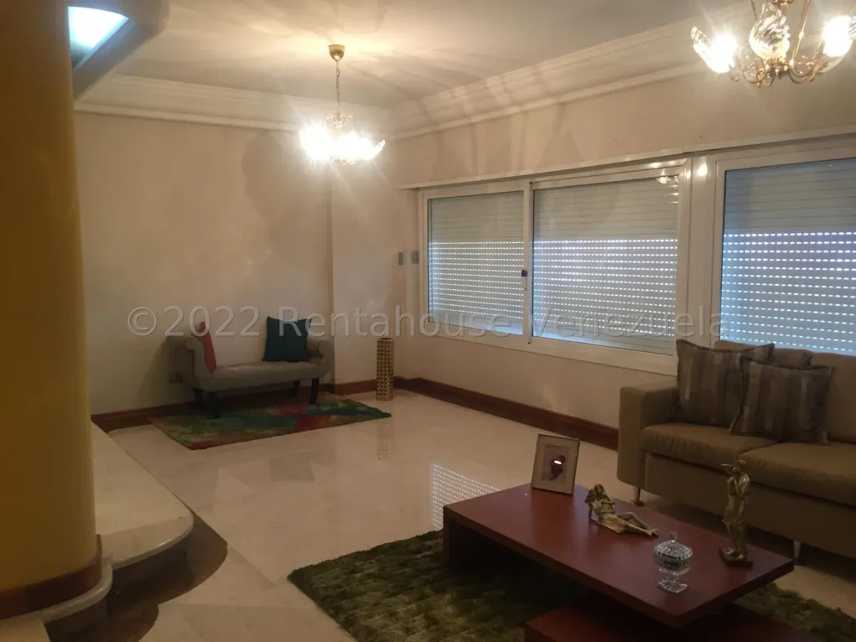 Hermoso Apartamento Con Piscina En VENTA En La Lago  - 3
