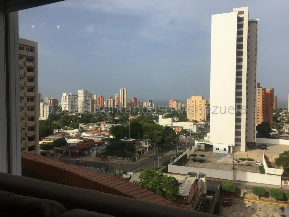 Hermoso Apartamento Con Piscina En VENTA En La Lago  - 4