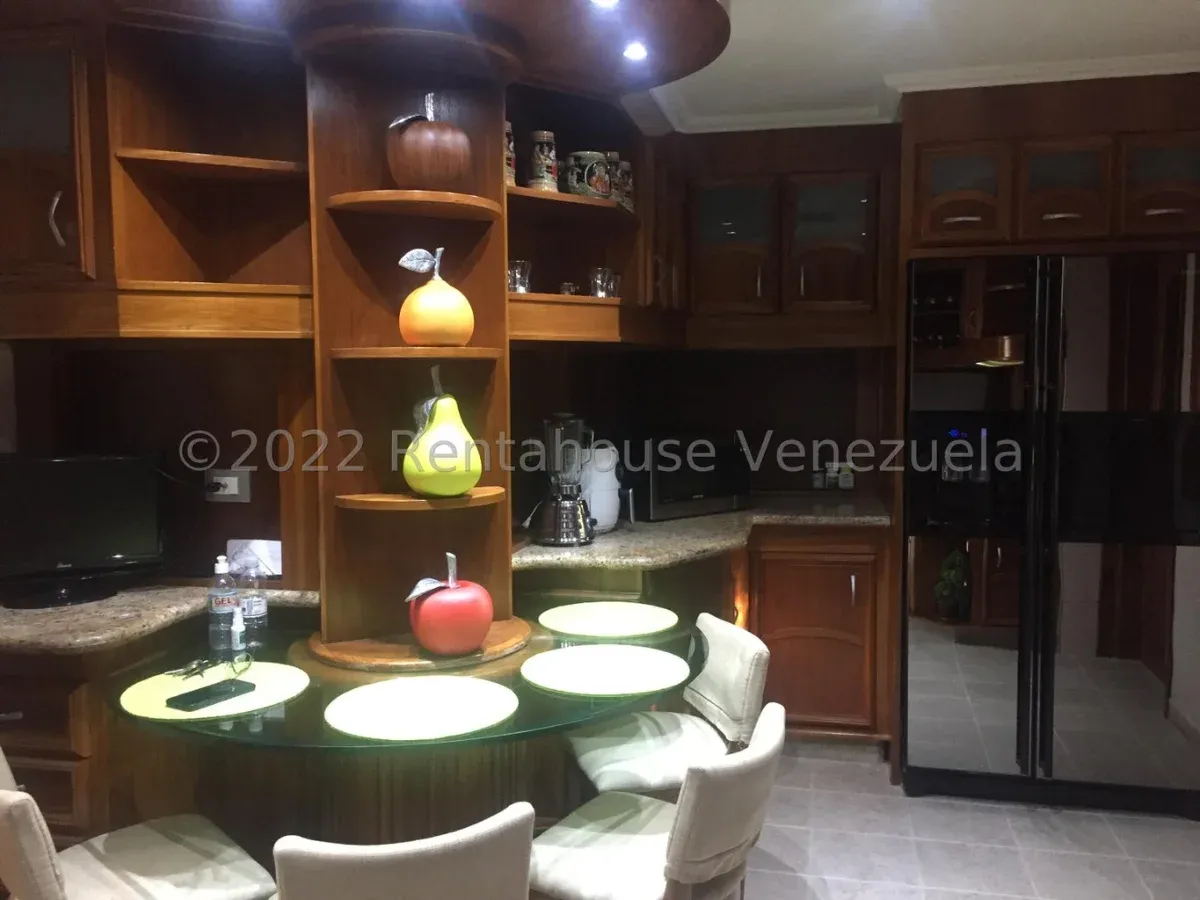 Hermoso Apartamento Con Piscina En VENTA En La Lago  - 7