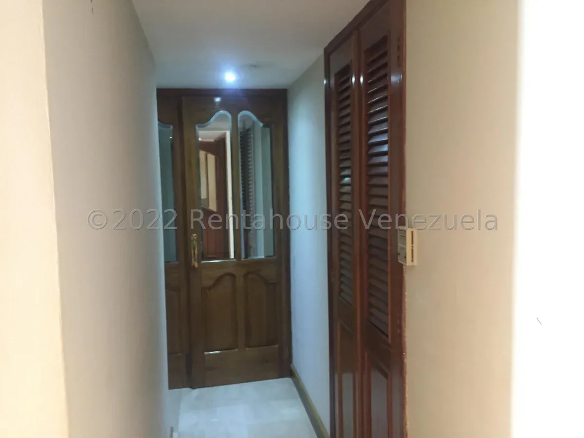 Hermoso Apartamento Con Piscina En VENTA En La Lago  - 9