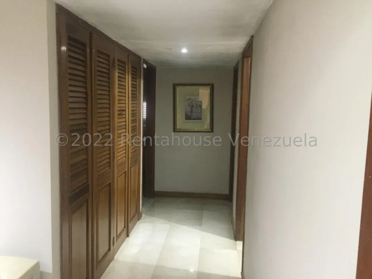 Hermoso Apartamento Con Piscina En VENTA En La Lago  - 11