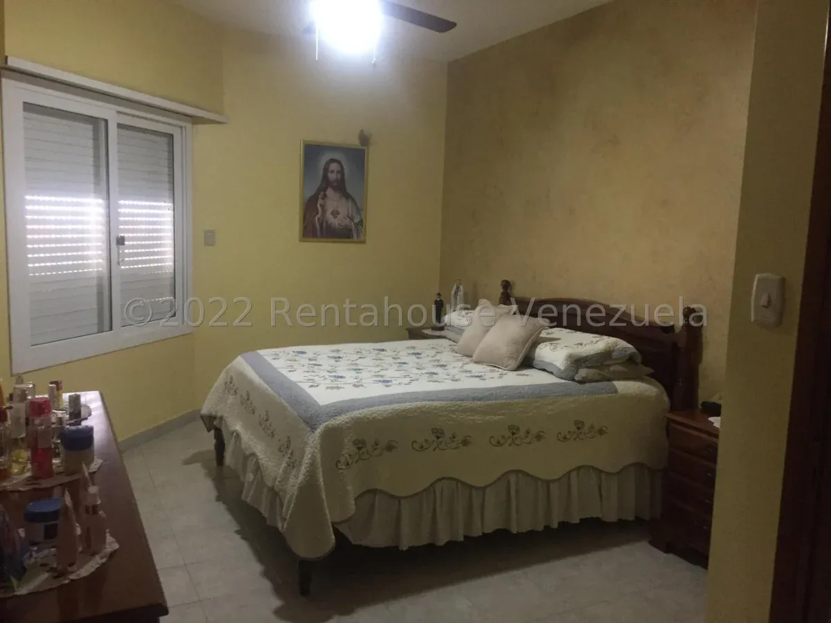 Hermoso Apartamento Con Piscina En VENTA En La Lago  - 12