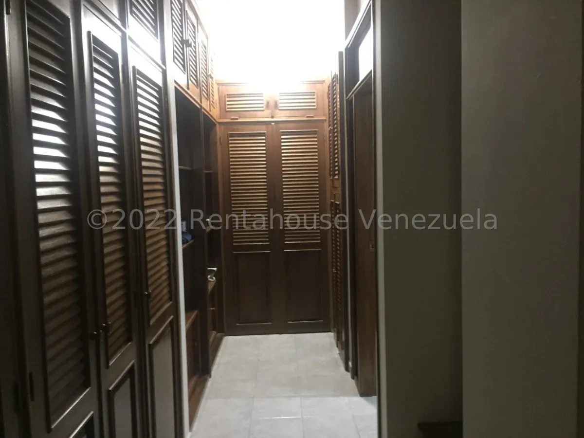 Hermoso Apartamento Con Piscina En VENTA En La Lago  - 13