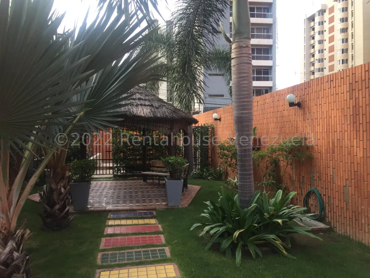 Hermoso Apartamento Con Piscina En VENTA En La Lago  - 19
