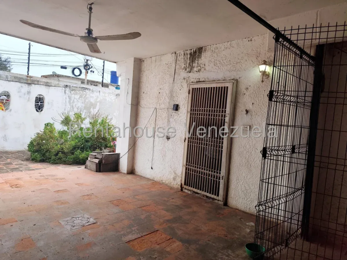 Amplia Casa Para Expandir o Remodelar En VENTA En Maranorte  - 4