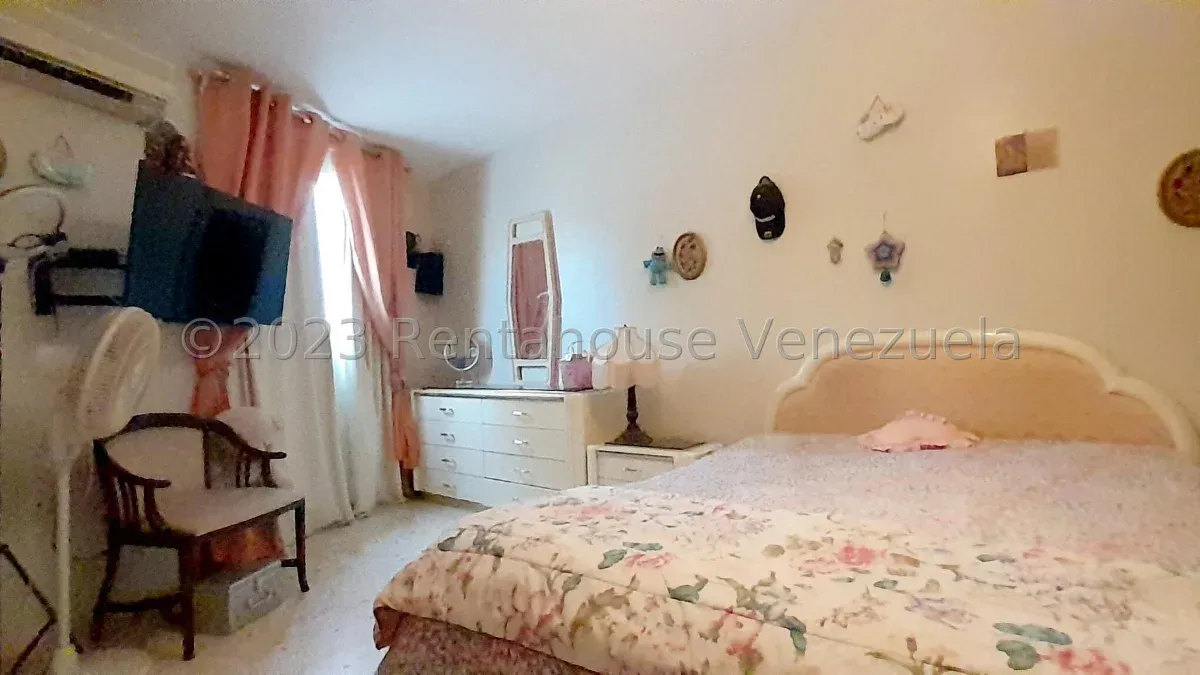 Bella y Amplia Casa En VENTA En La Lago  - 6