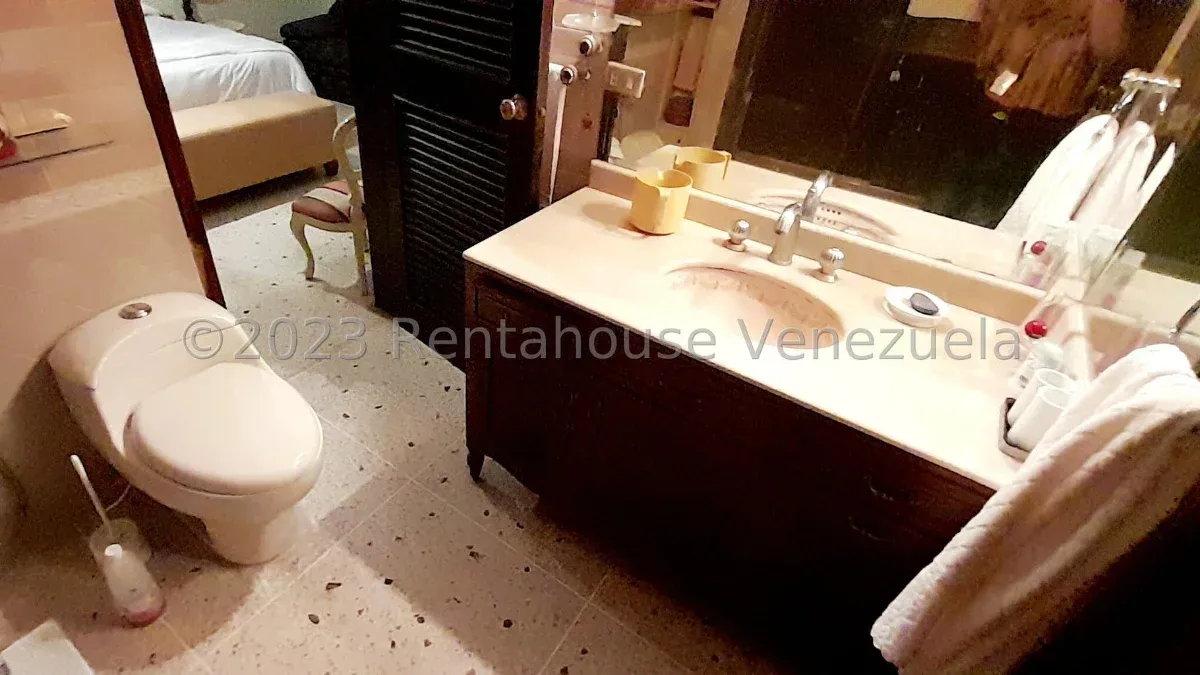 Bella y Amplia Casa En VENTA En La Lago  - 7
