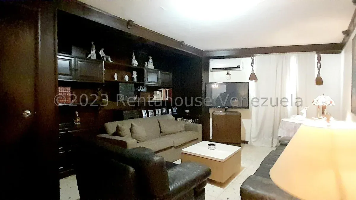 Bella y Amplia Casa En VENTA En La Lago  - 16