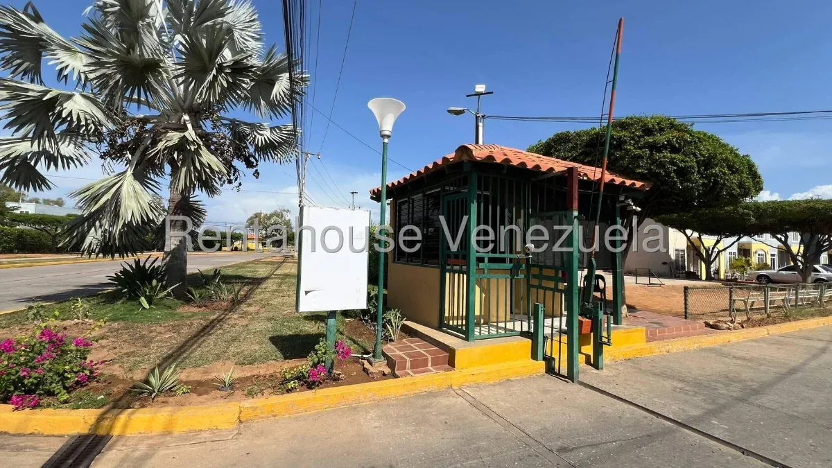 Townhouse En Gris En Venta En Camino De La Lagunita  - 18